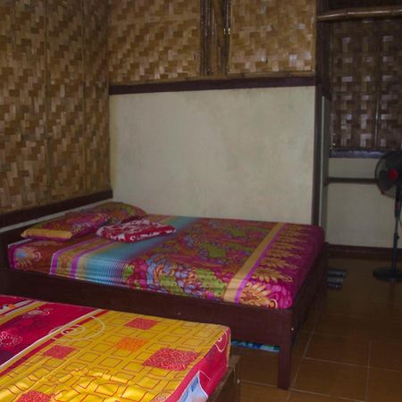 Red Island Bungalows Pasanggaran Bagian luar foto