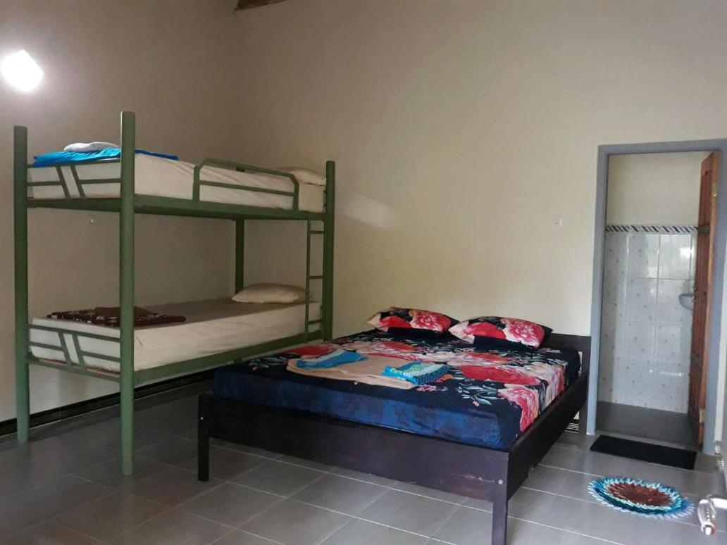 Red Island Bungalows Pasanggaran Ruang foto