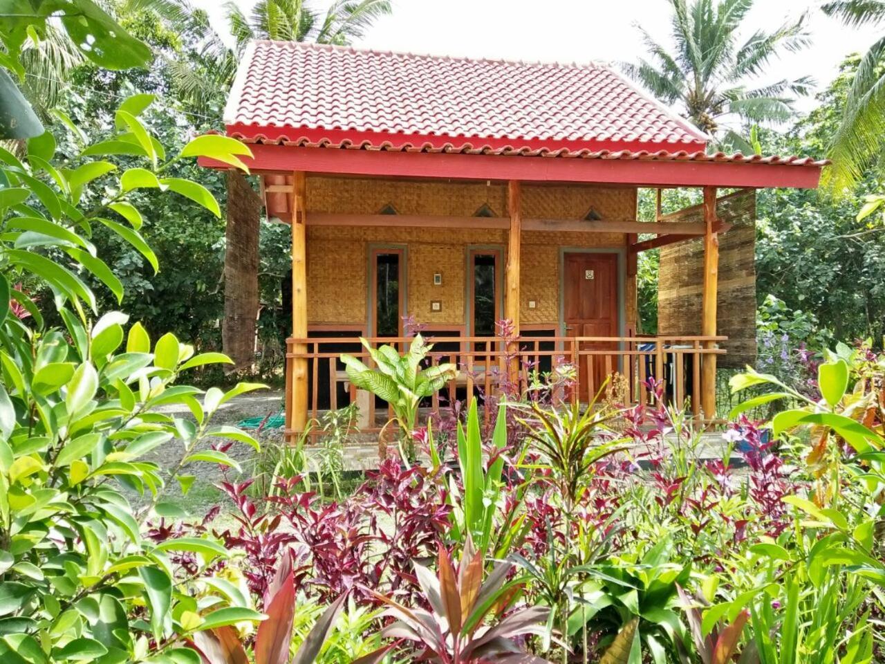 Red Island Bungalows Pasanggaran Ruang foto