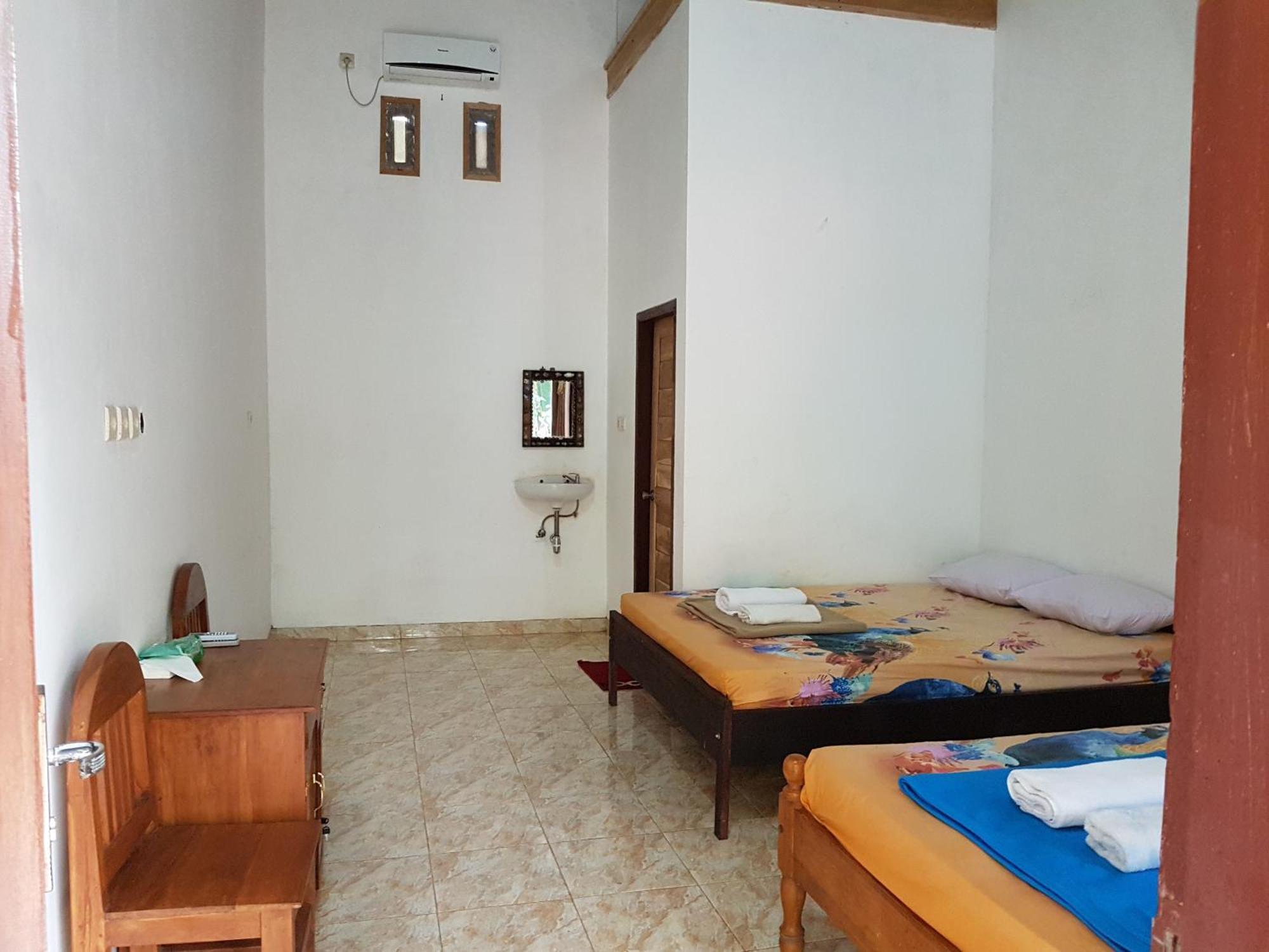Red Island Bungalows Pasanggaran Ruang foto