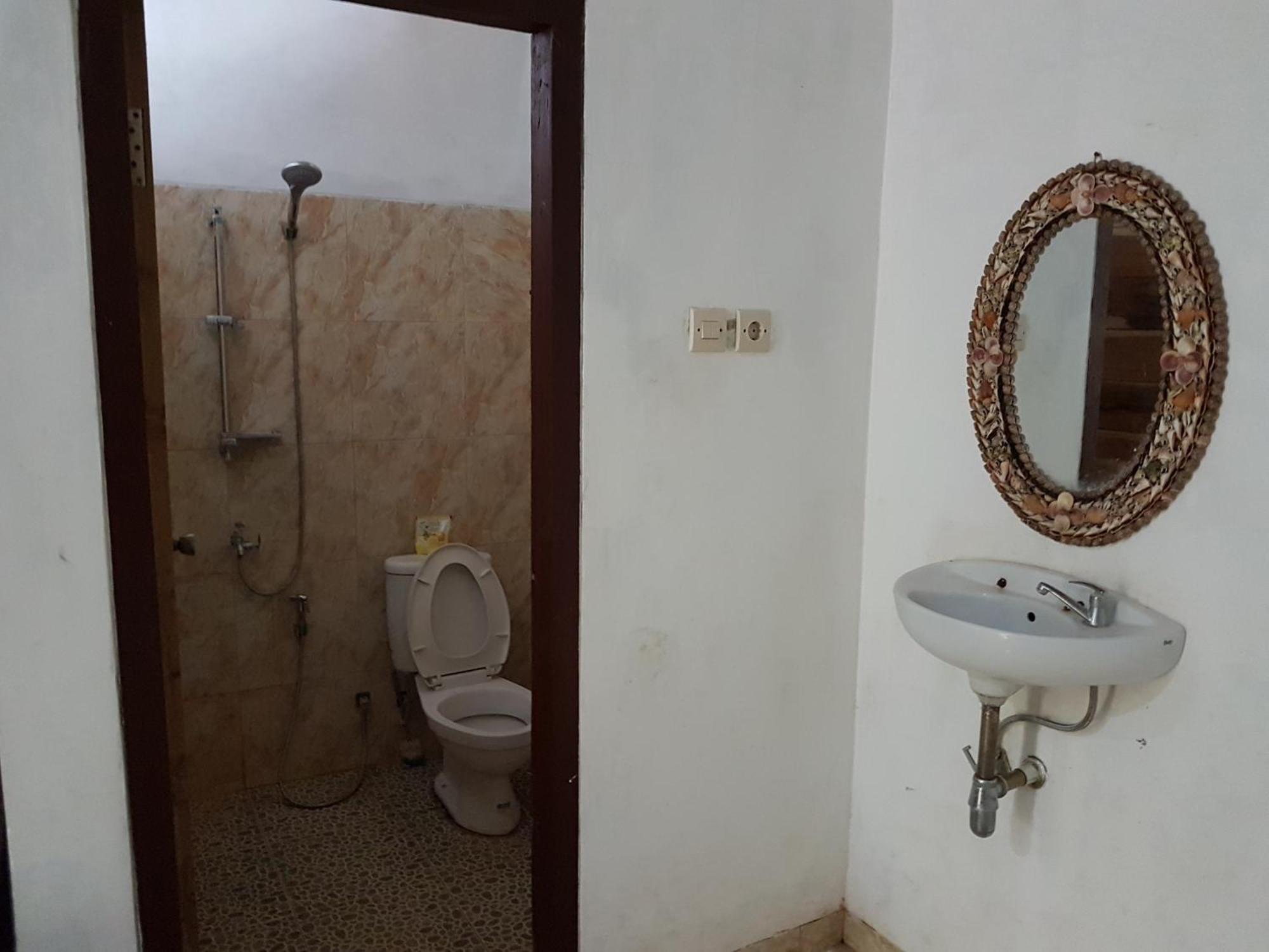 Red Island Bungalows Pasanggaran Ruang foto