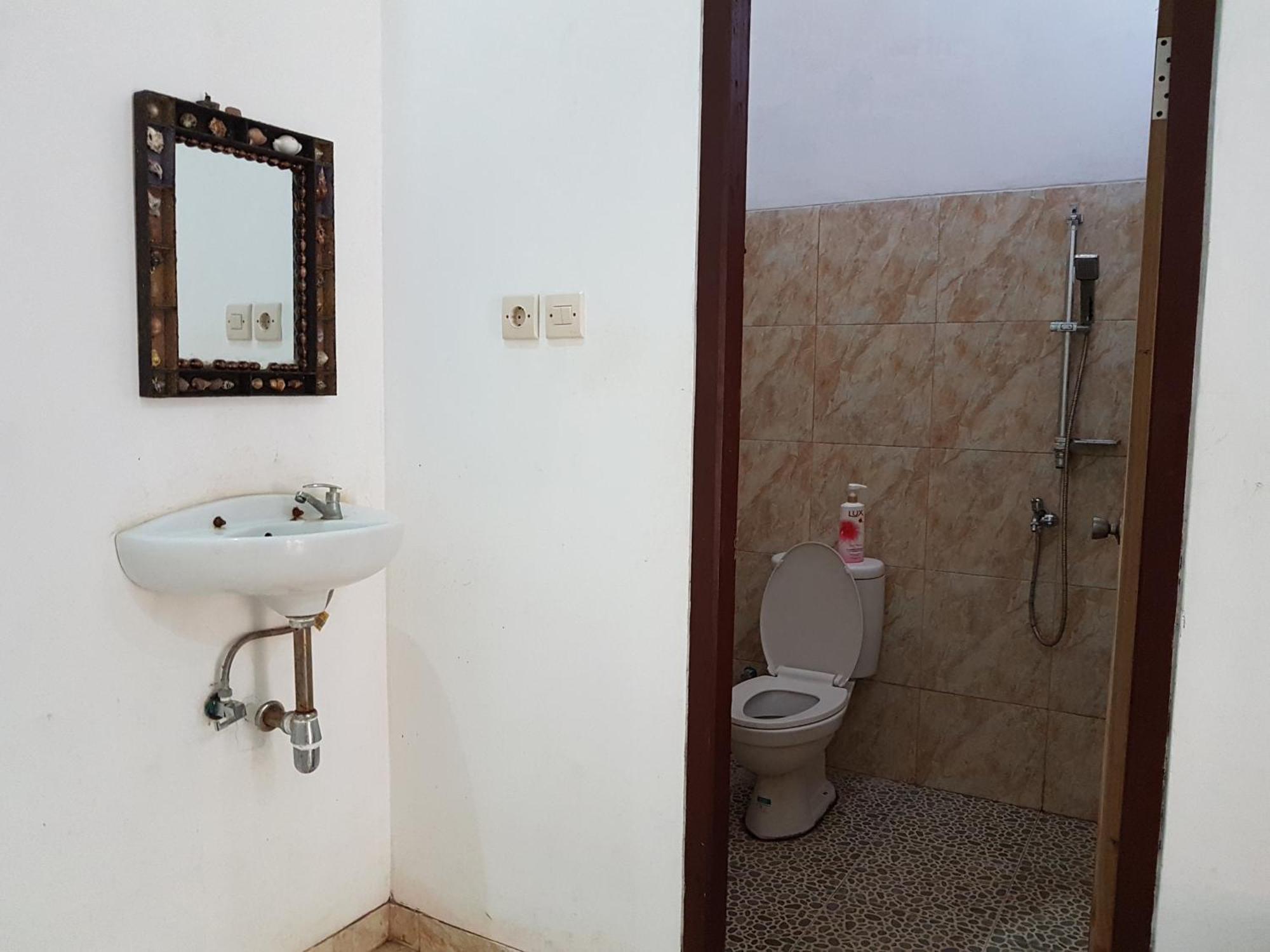 Red Island Bungalows Pasanggaran Ruang foto