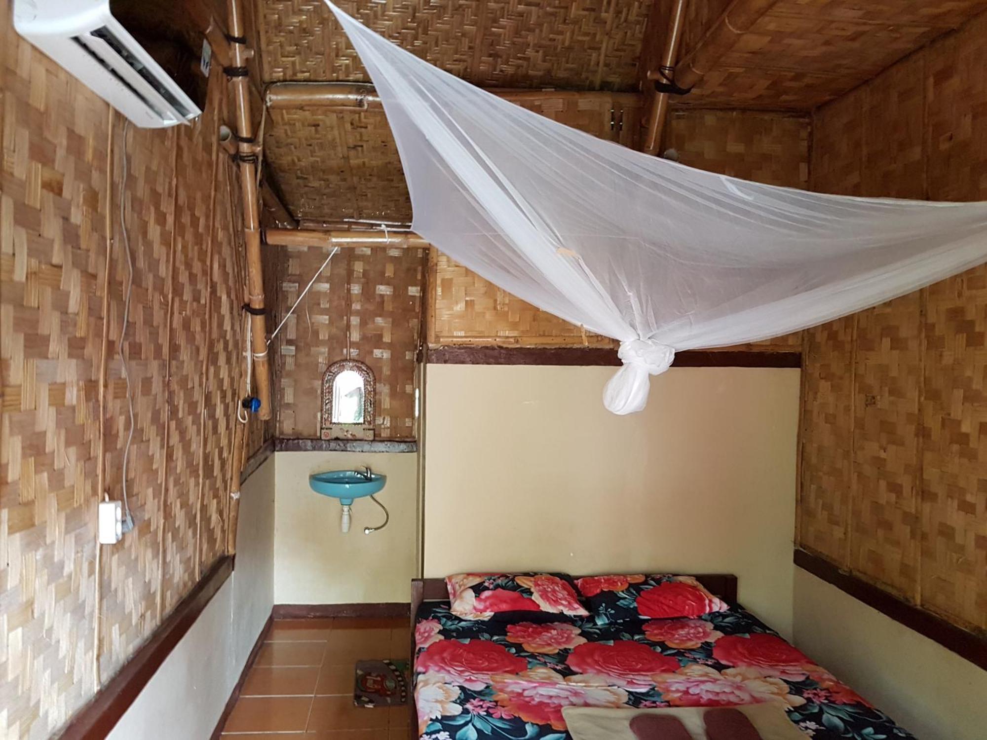 Red Island Bungalows Pasanggaran Ruang foto
